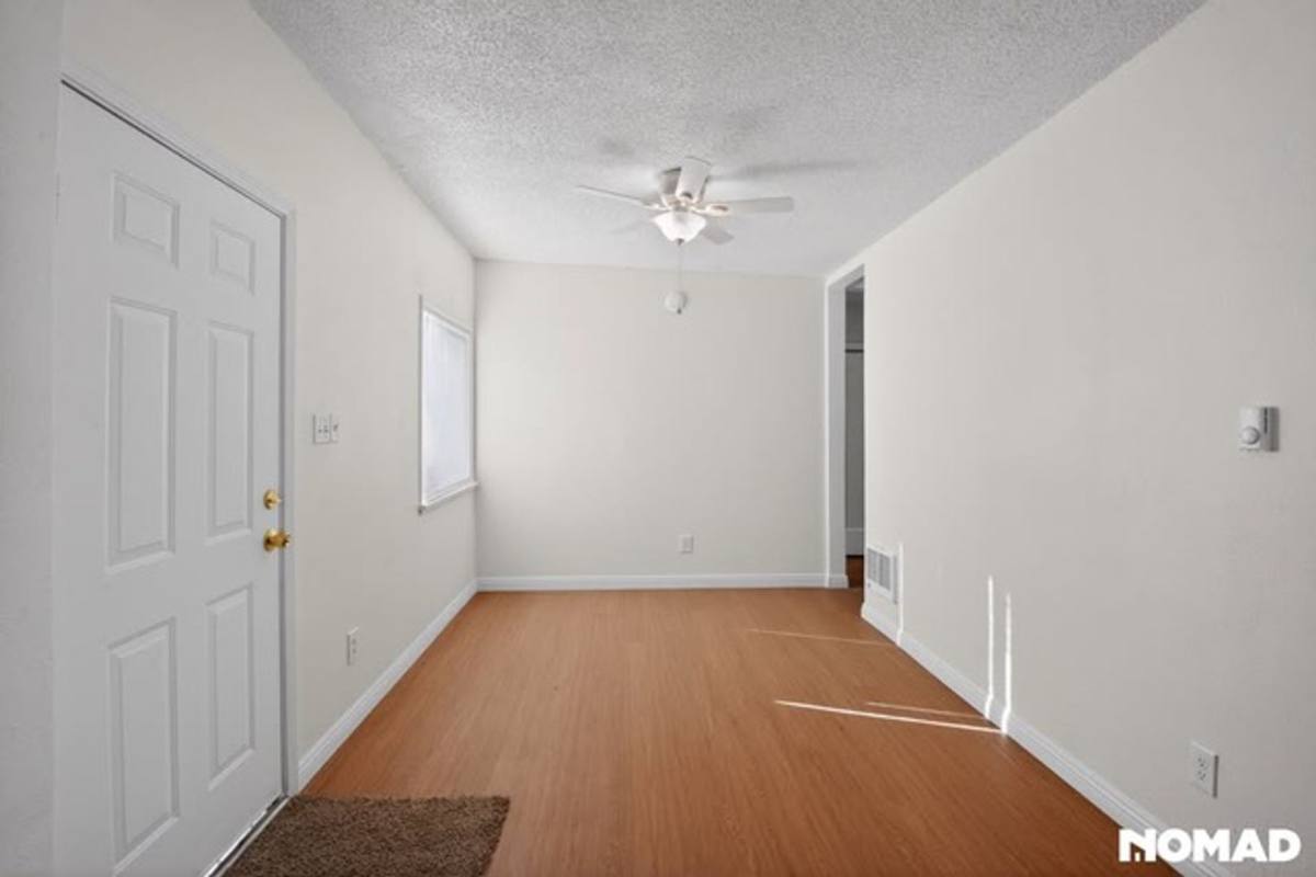 Apartment for rent at 2515 Madison St, Long Beach, CA 90810