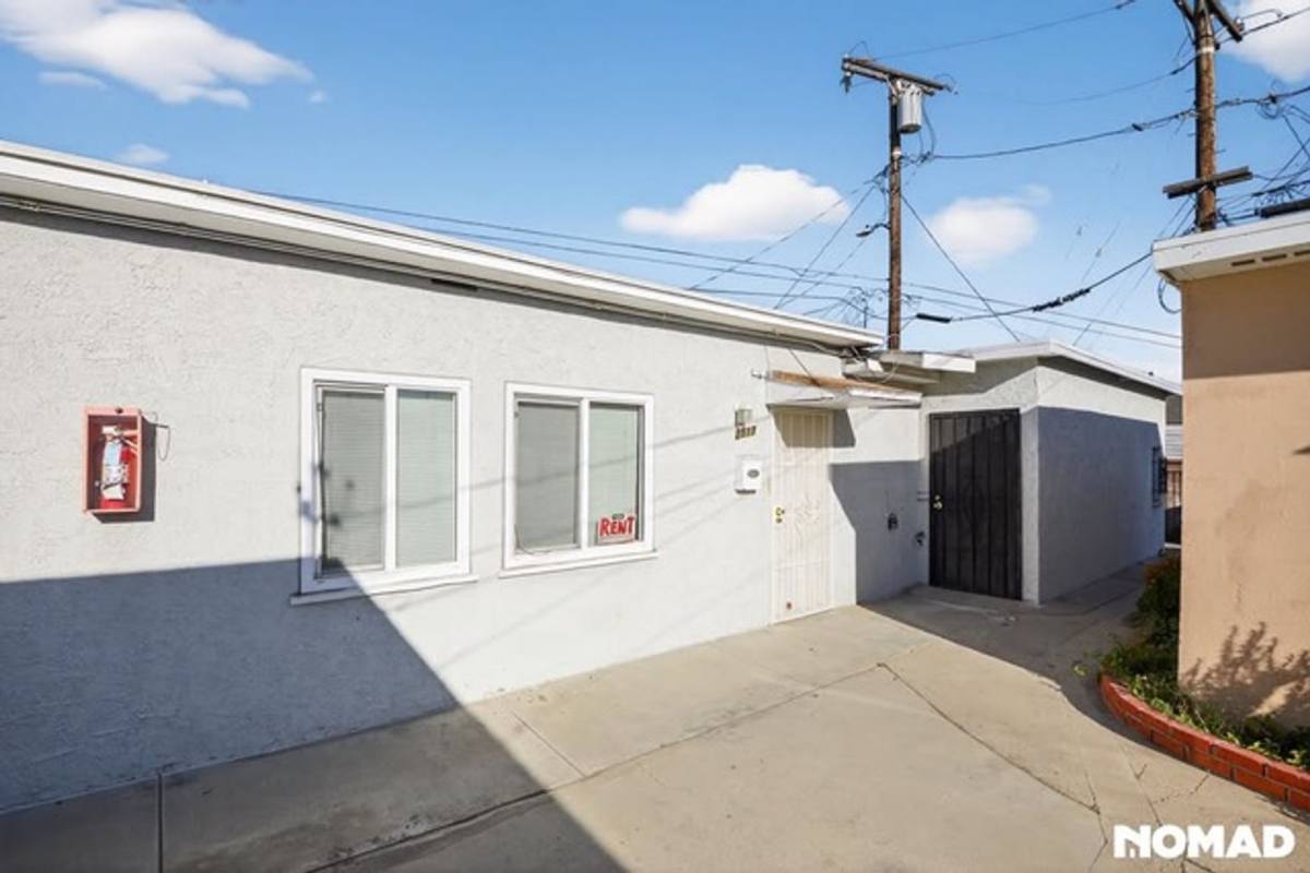 Apartment for rent at 2515 Madison St, Long Beach, CA 90810