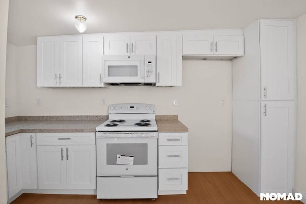Apartment for rent at 2515 Madison St, Long Beach, CA 90810