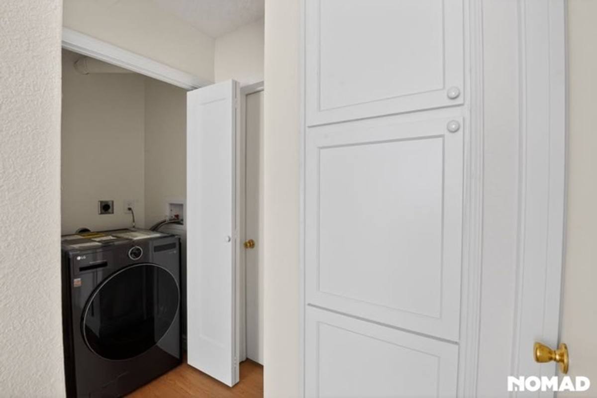 Apartment for rent at 2515 Madison St, Long Beach, CA 90810