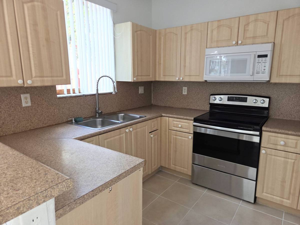 Townhouse for rent at 2876 SE 15 Rd #53, Homestead, FL 33035