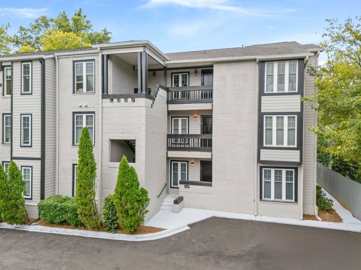 Apartment for rent at 1721 E 7th St, Charlotte, NC 28204