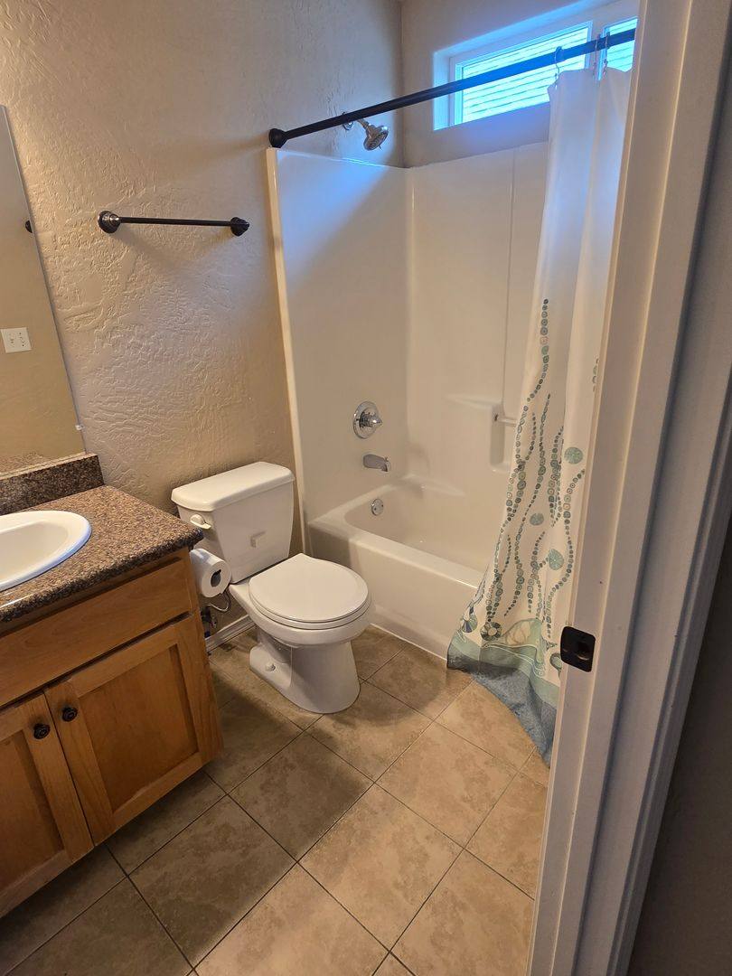 House for rent at 233 Wintersage Circle, Medford, OR 97504