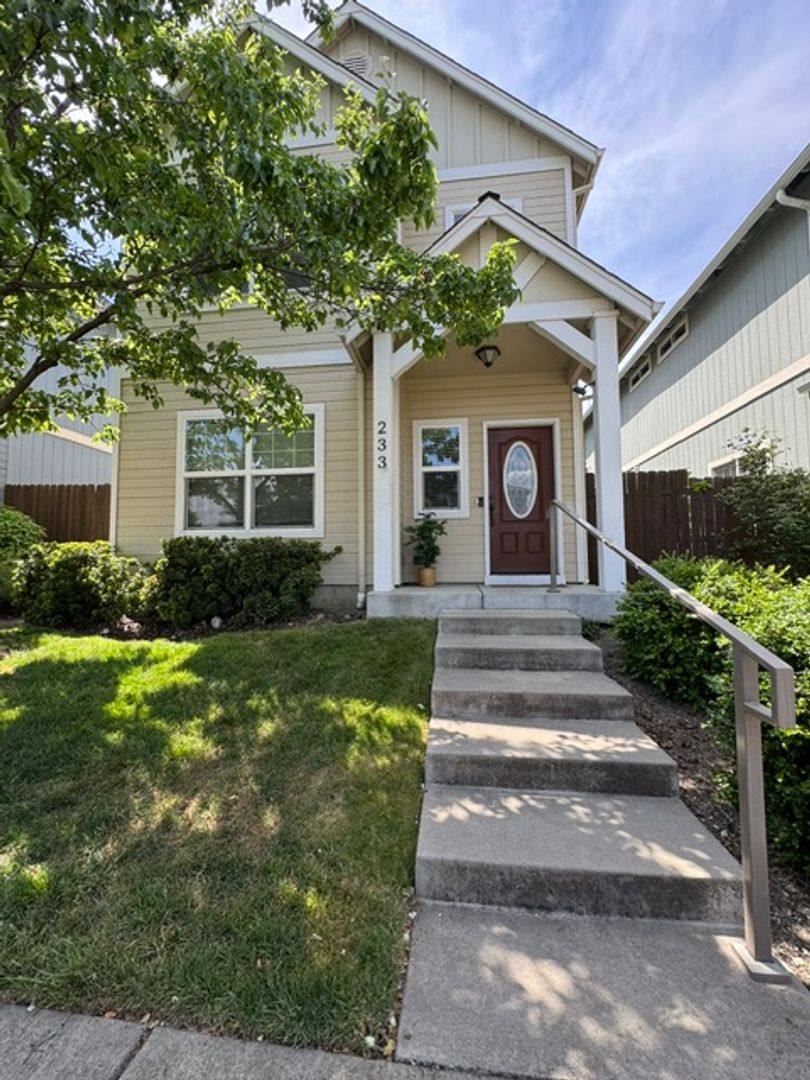 House for rent at 233 Wintersage Circle, Medford, OR 97504