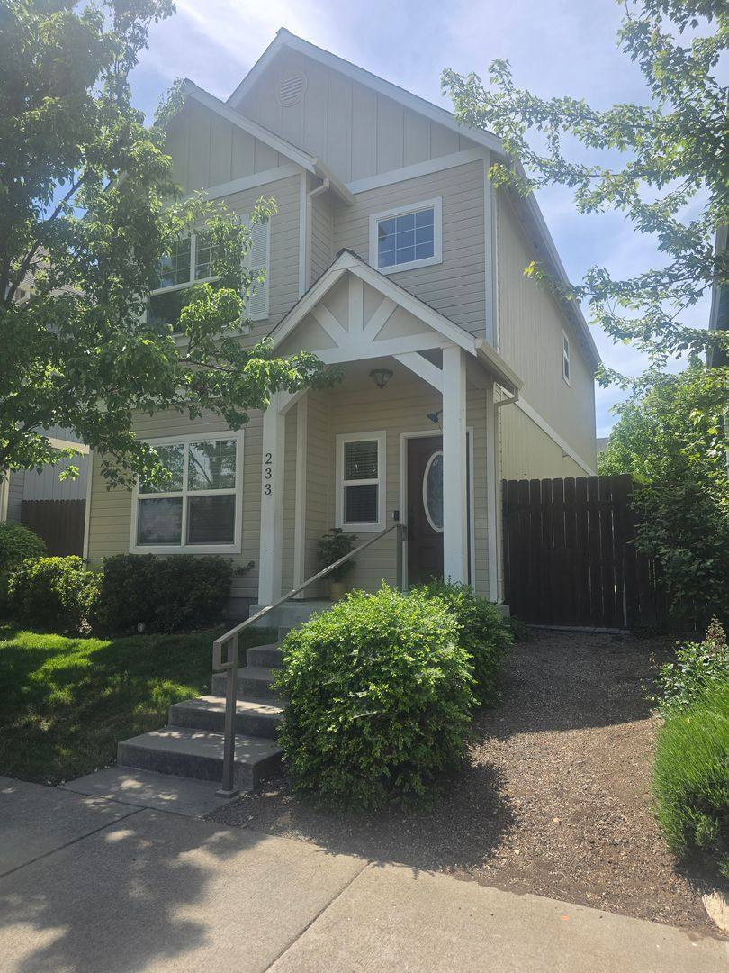 House for rent at 233 Wintersage Circle, Medford, OR 97504
