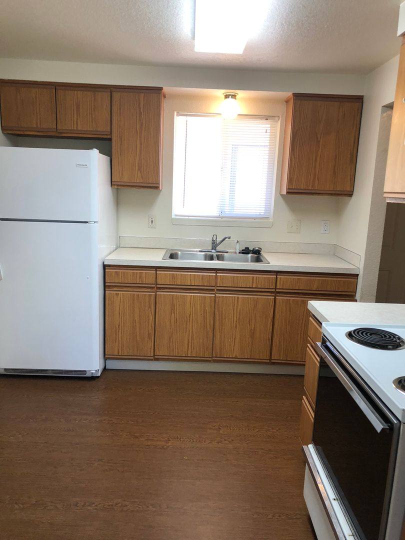 Apartment for rent at 3259 Johnson St, Roseburg, OR 97470