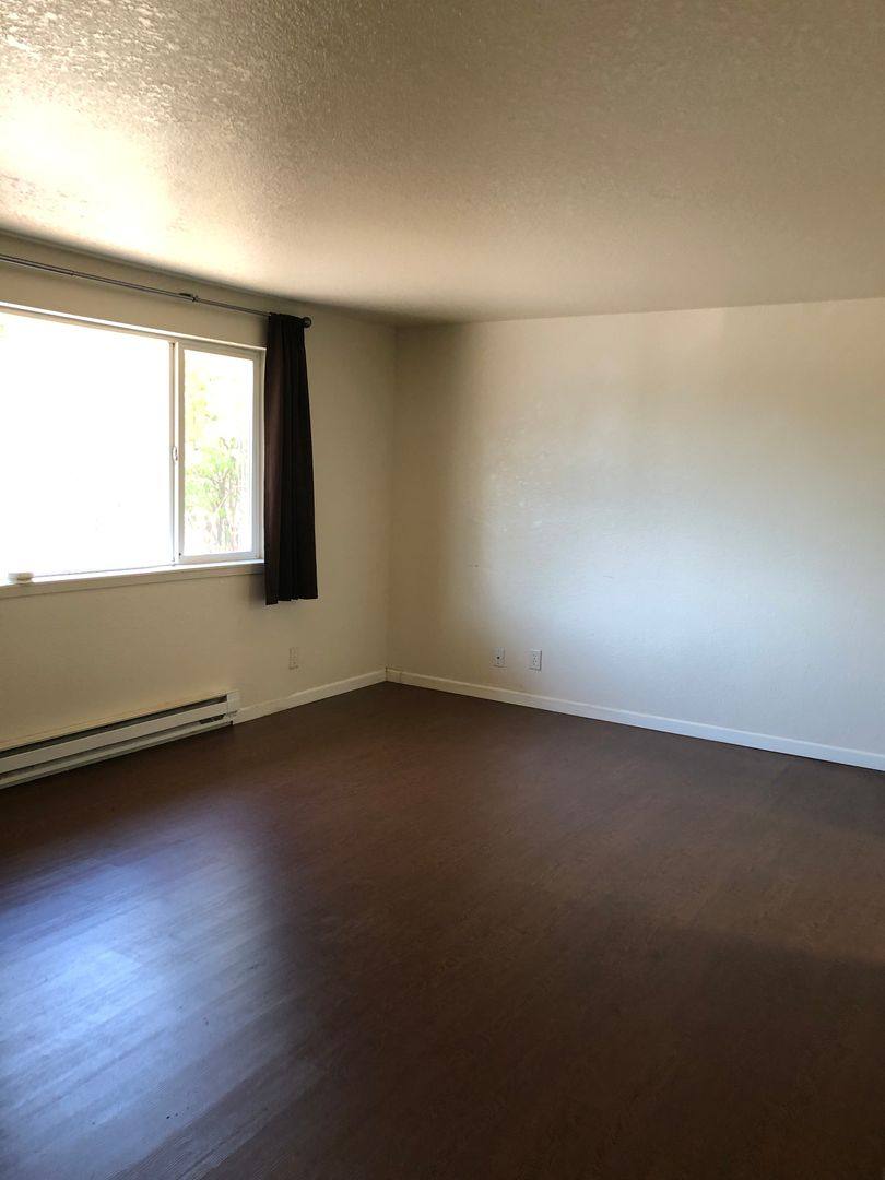 Apartment for rent at 3259 Johnson St, Roseburg, OR 97470