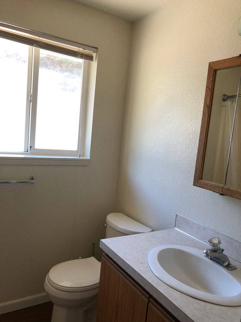 Apartment for rent at 3259 Johnson St, Roseburg, OR 97470