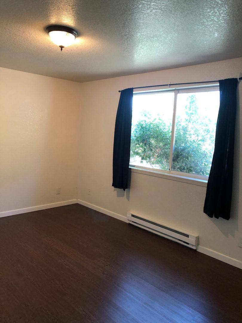 Apartment for rent at 3259 Johnson St, Roseburg, OR 97470