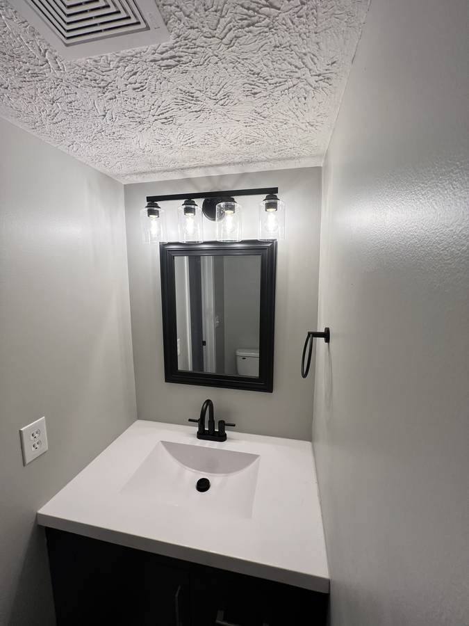 Townhouse for rent at 3909 Heatherglen Dr, Columbus, OH 43221