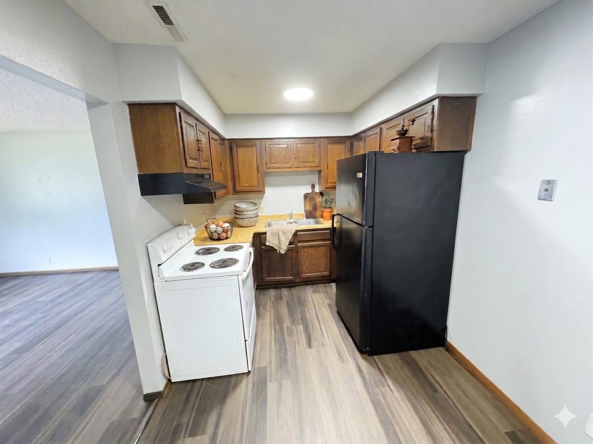 Apartment for rent at 1319 Ravenwood Rd, Waterloo, IA 50702