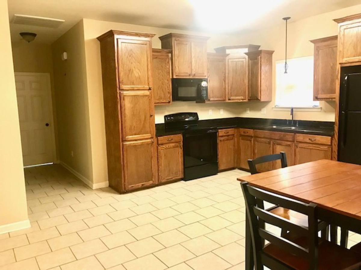 Apartment for rent at 32412 Granite Cove Place, Walker, LA 70785