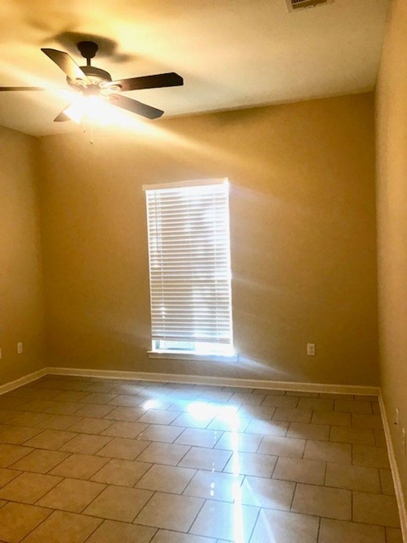 Apartment for rent at 32412 Granite Cove Place, Walker, LA 70785