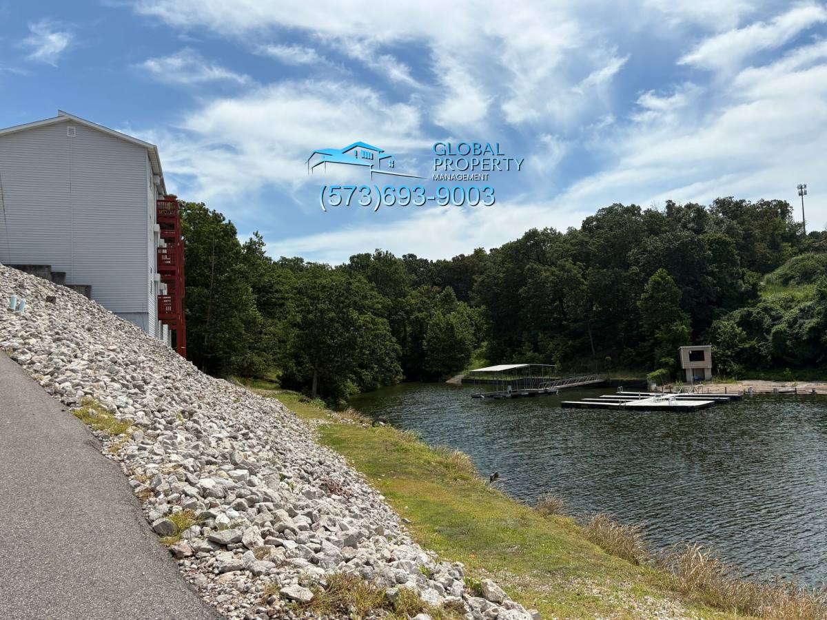Apartment for rent at 1151 Links Rd, Osage Beach, MO 65065
