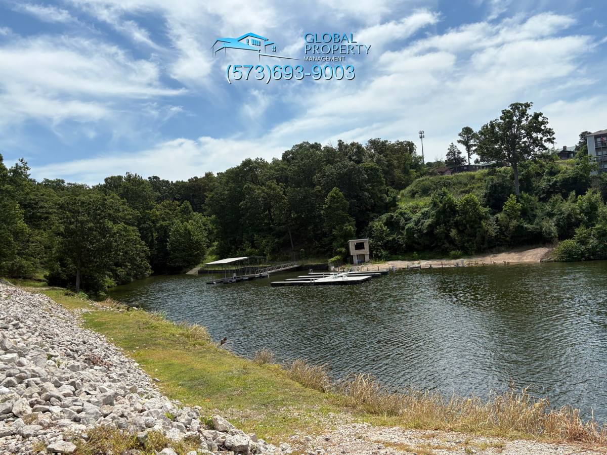 Apartment for rent at 1151 Links Rd, Osage Beach, MO 65065