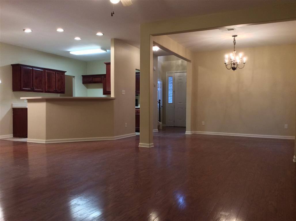 House for rent at 10521 S Ashglen Circle, Collierville, TN 38017