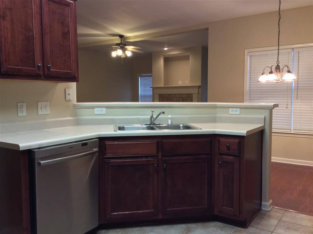 House for rent at 10521 S Ashglen Circle, Collierville, TN 38017