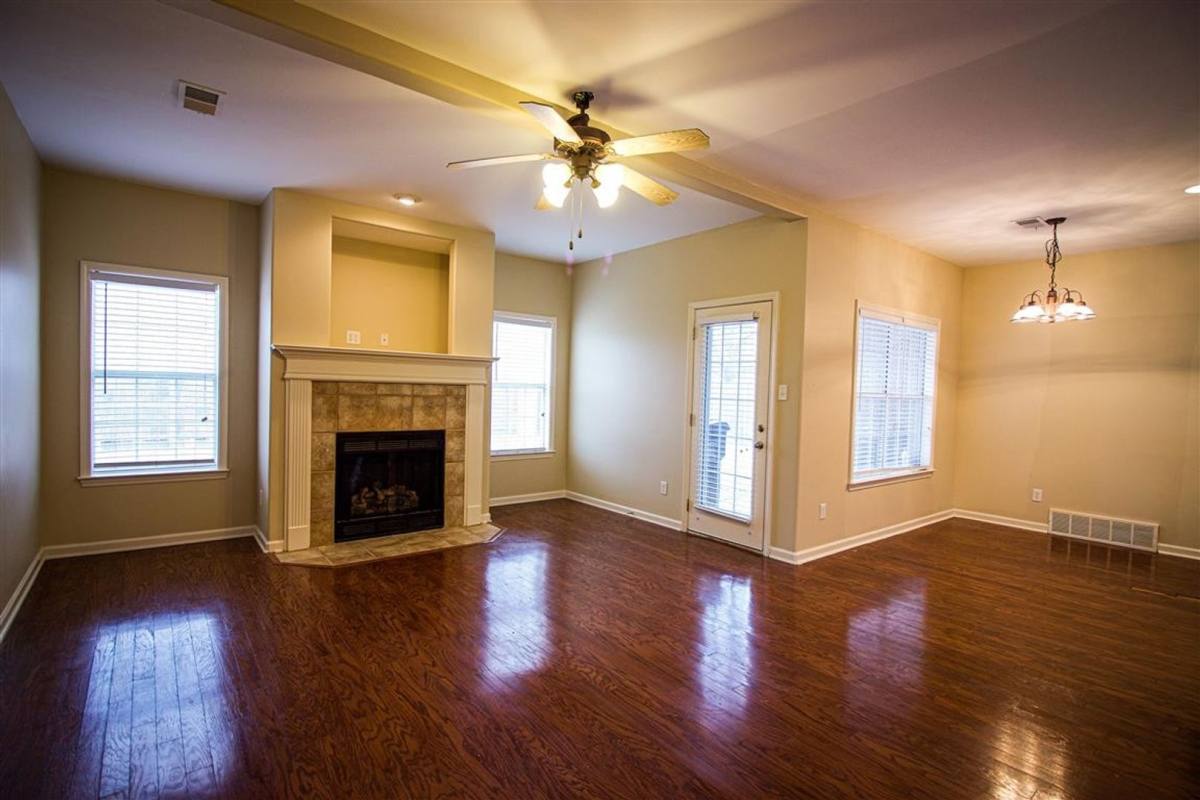 House for rent at 10521 S Ashglen Circle, Collierville, TN 38017
