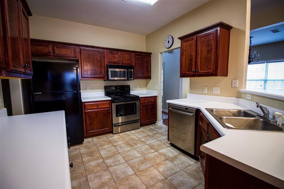 House for rent at 10521 S Ashglen Circle, Collierville, TN 38017