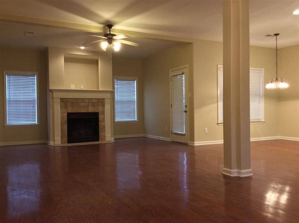 House for rent at 10521 S Ashglen Circle, Collierville, TN 38017