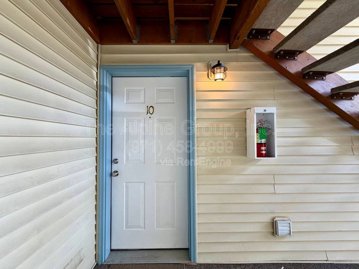 Apartment for rent at 13066 SE Powell Blvd #10, Portland, OR 97236
