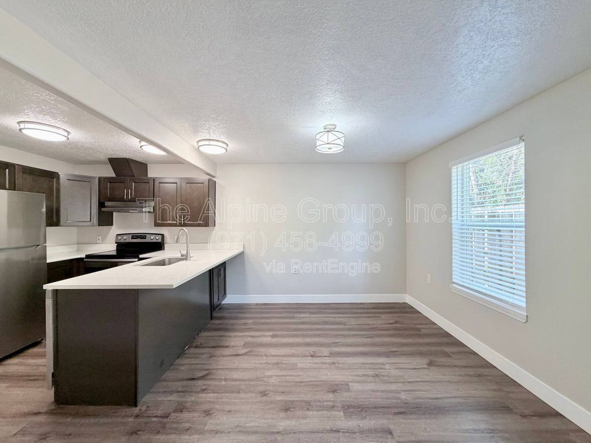 Apartment for rent at 13066 SE Powell Blvd #10, Portland, OR 97236