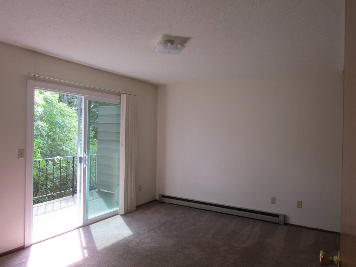Apartment for rent at 11900 SW 5th St, Beaverton, OR 97005