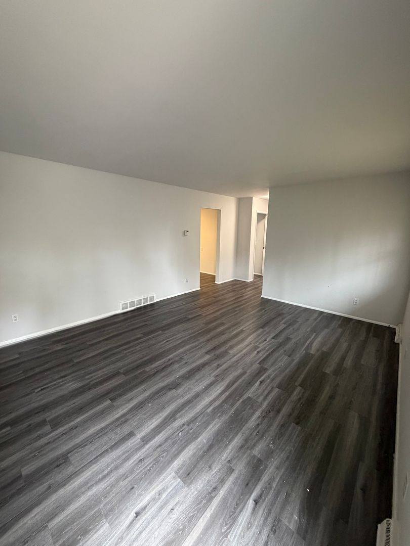 Apartment for rent at 136 - 138 S Berkley St, Kalamazoo, MI 49006