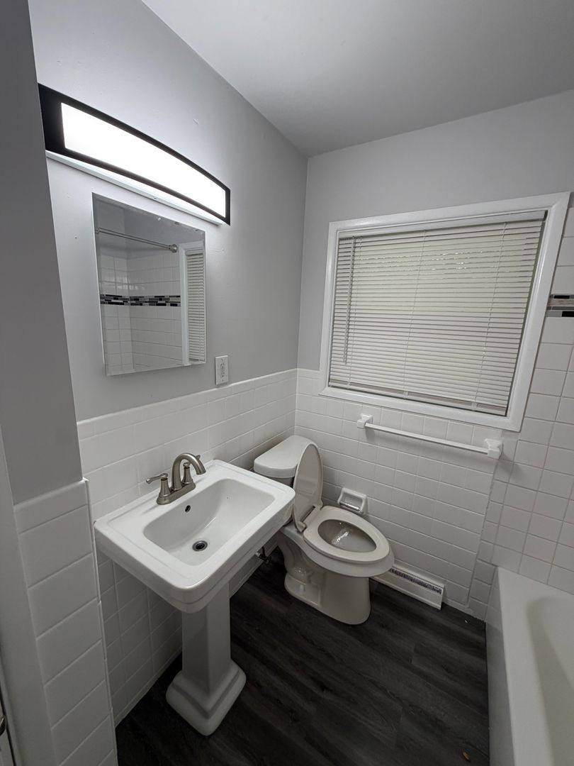 Apartment for rent at 136 - 138 S Berkley St, Kalamazoo, MI 49006