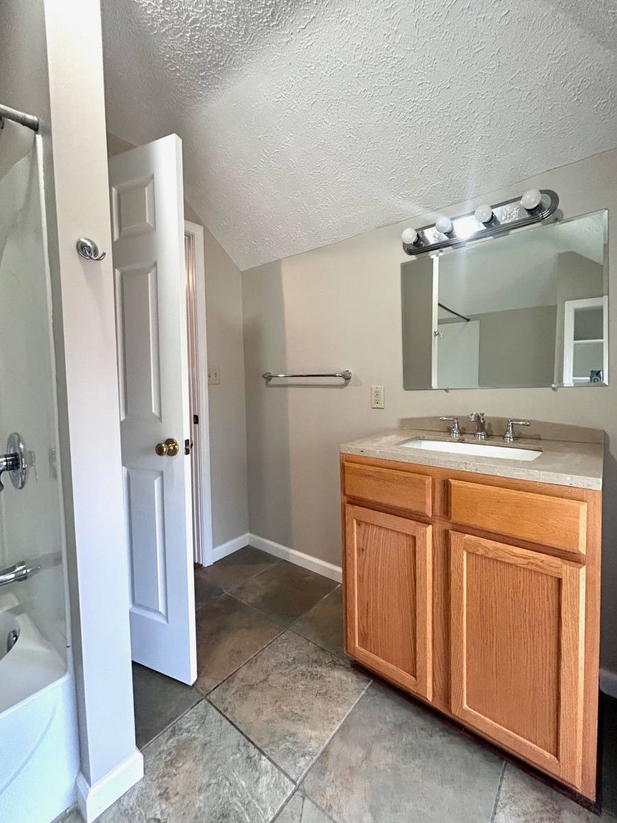 Apartment for rent at 199 Beck #3, Akron, OH 44302