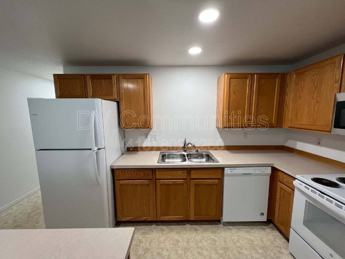 Apartment for rent at 2521 NW Cedar Ave #1, Redmond, OR 97756