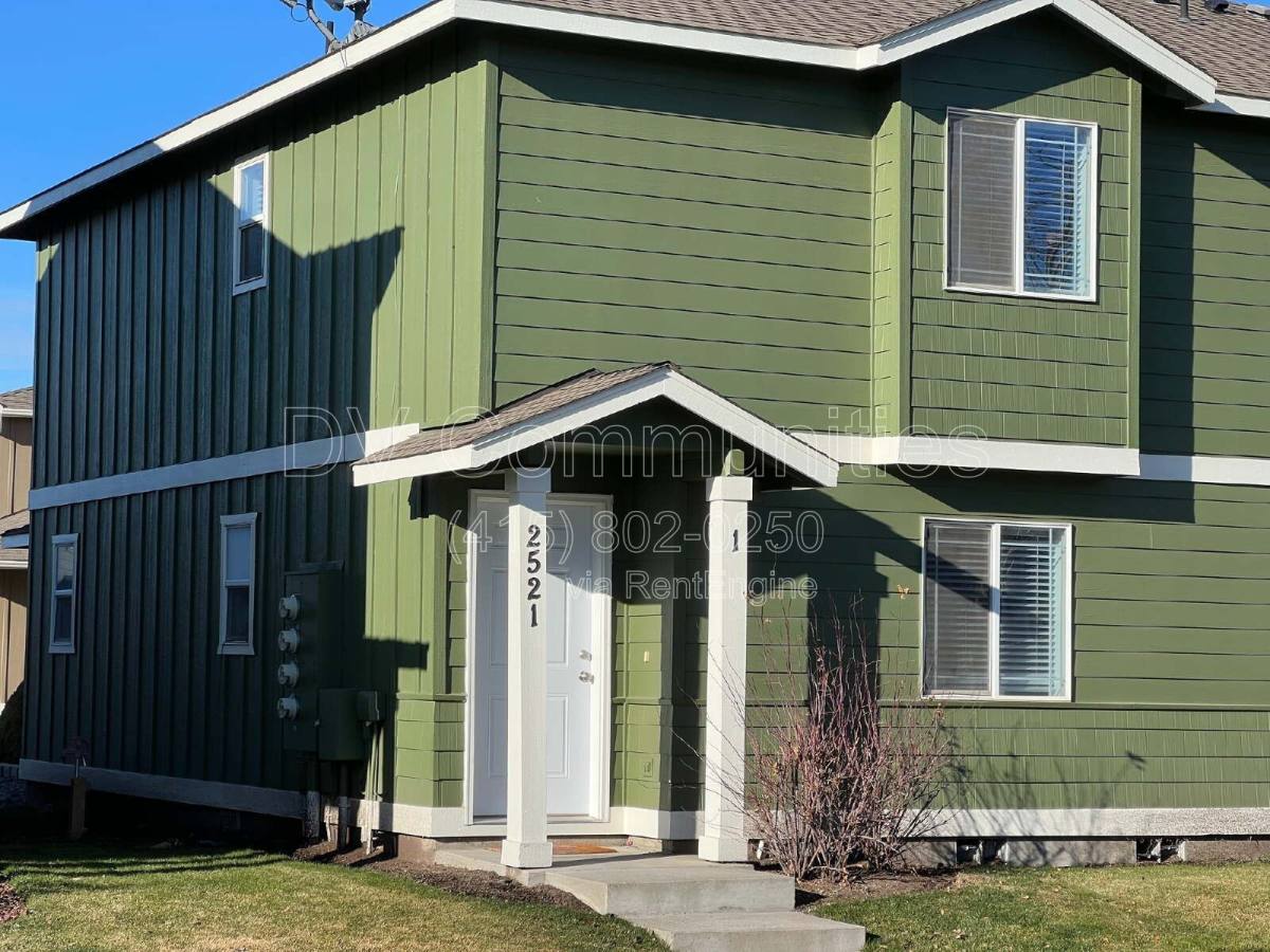 Apartment for rent at 2521 NW Cedar Ave #1, Redmond, OR 97756