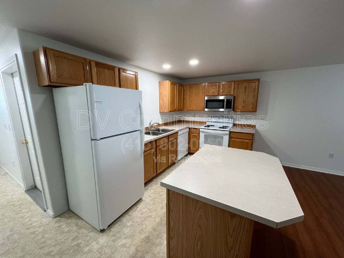 Apartment for rent at 2521 NW Cedar Ave #1, Redmond, OR 97756