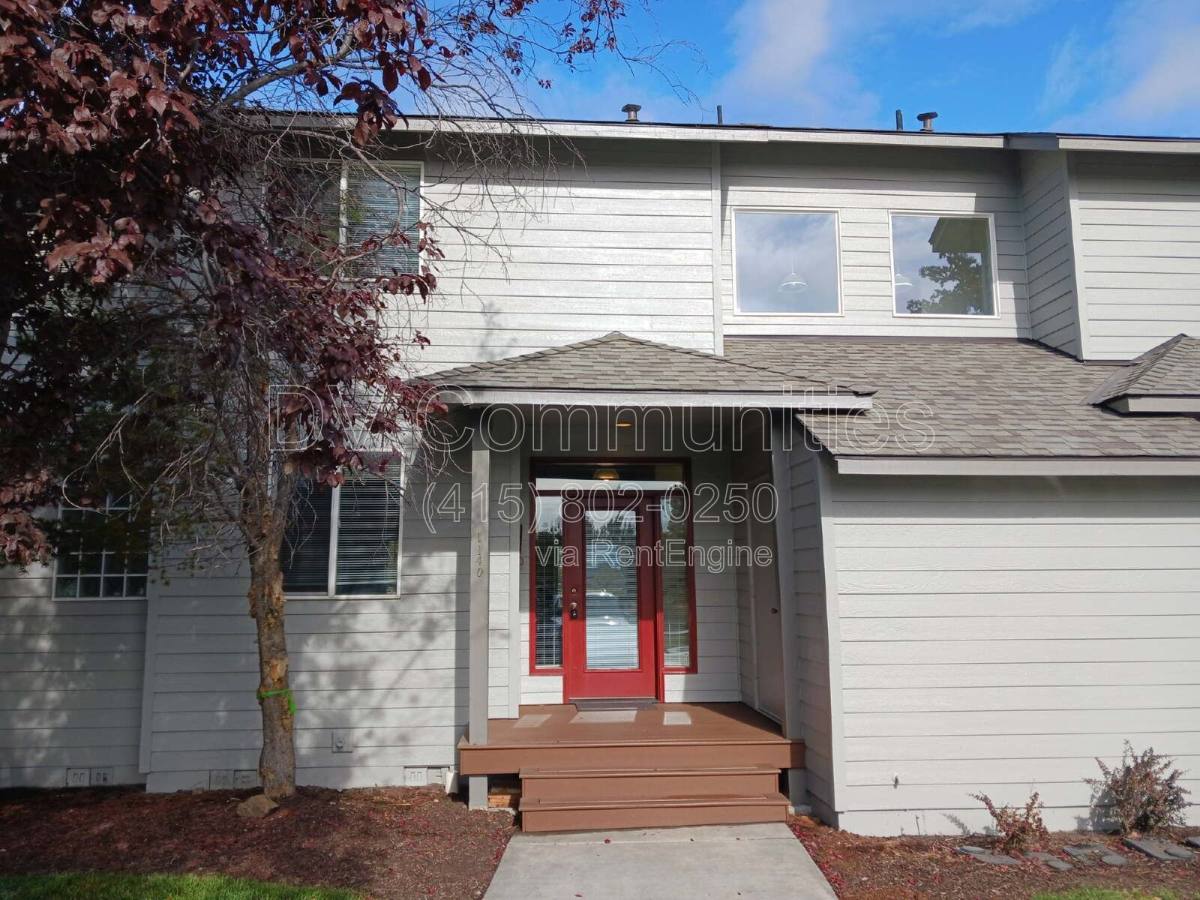 Townhouse for rent at 1140 Golden Pheasant Dr, Redmond, OR 97756