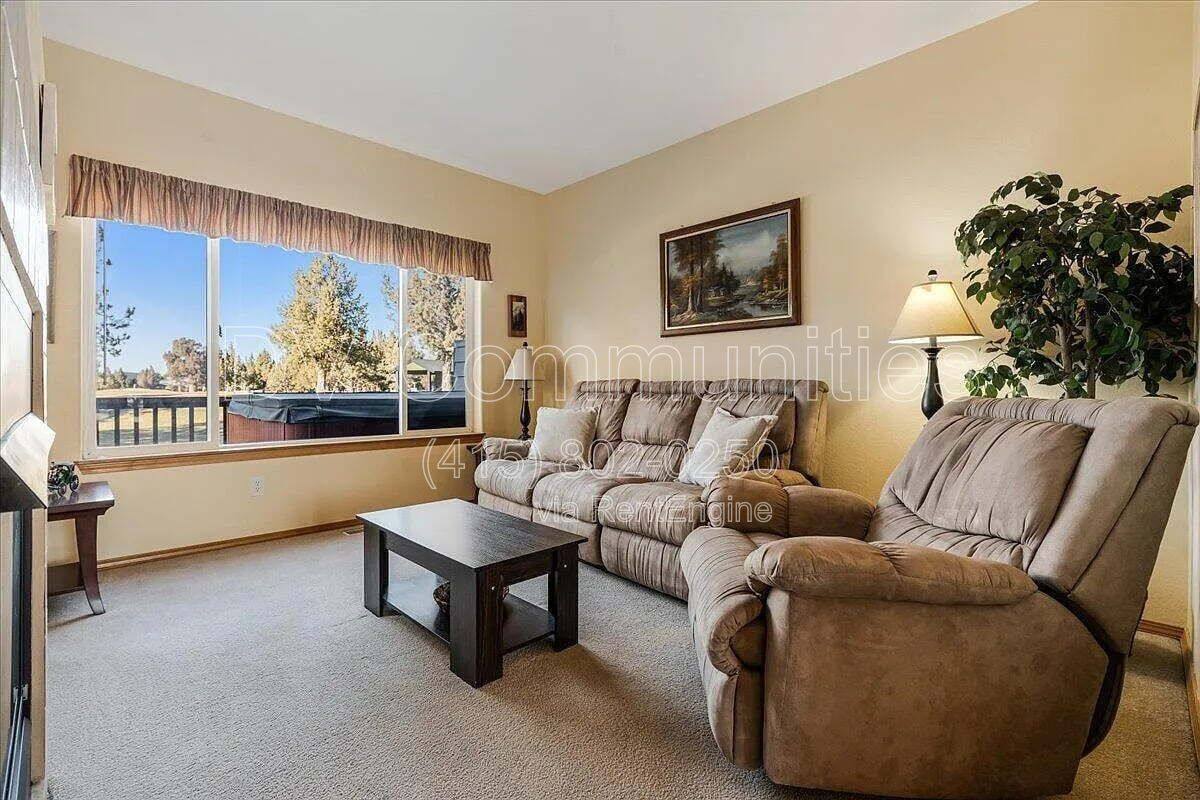 Townhouse for rent at 1140 Golden Pheasant Dr, Redmond, OR 97756