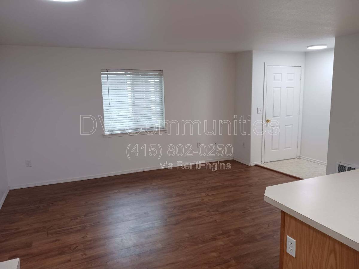 Apartment for rent at 2571 NW Cedar Ave #1 1, Redmond, OR 97756