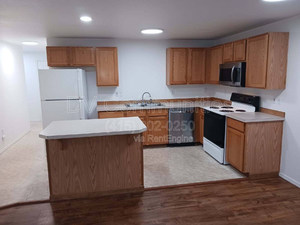 Apartment for rent at 2571 NW Cedar Ave #1 1, Redmond, OR 97756