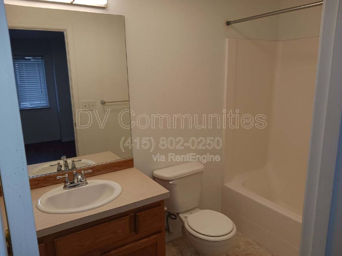 Apartment for rent at 2571 NW Cedar Ave #1 1, Redmond, OR 97756