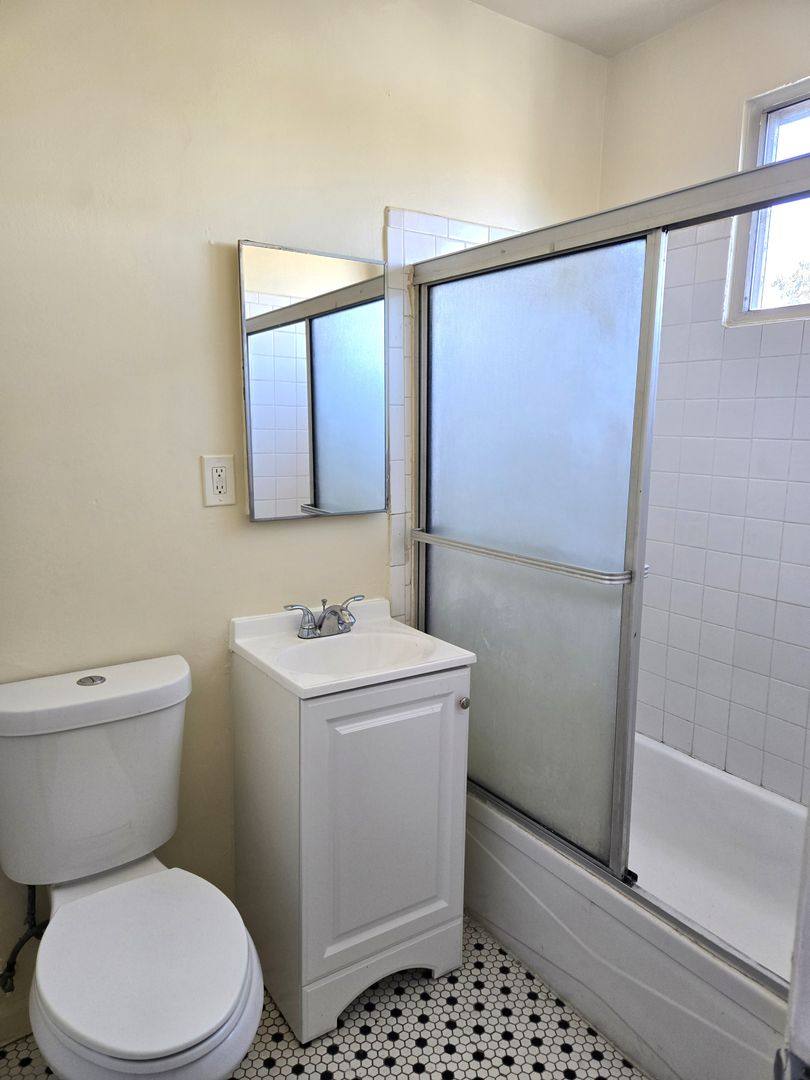 Apartment for rent at 9450 S Western Ave, Los Angeles, CA 90047