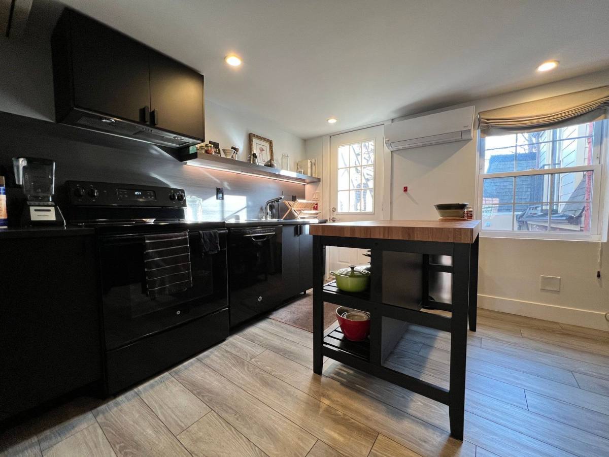 Apartment for rent at 333 S 13th St #3, Philadelphia, PA 19107