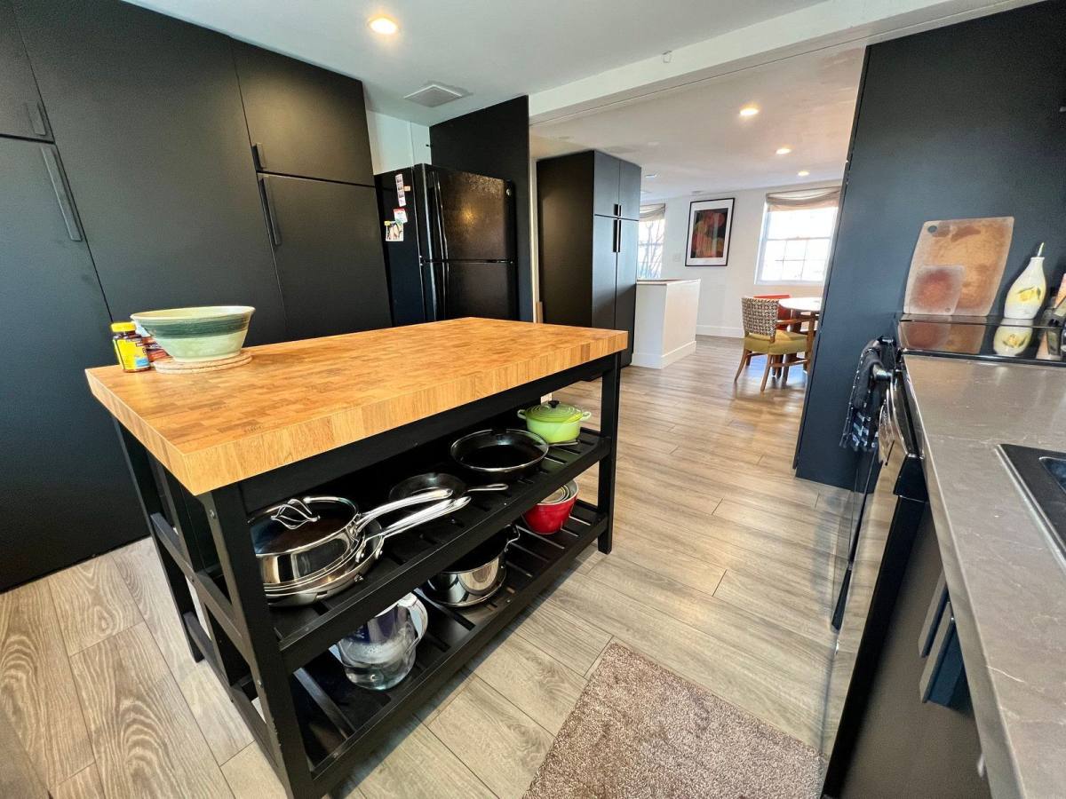 Apartment for rent at 333 S 13th St #3, Philadelphia, PA 19107