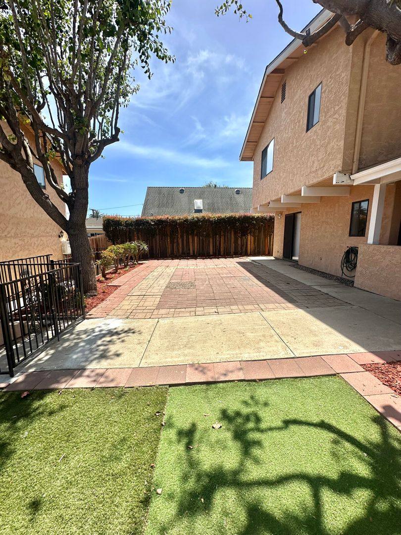 Apartment for rent at 1009 E Haley St, Santa Barbara, CA 93103