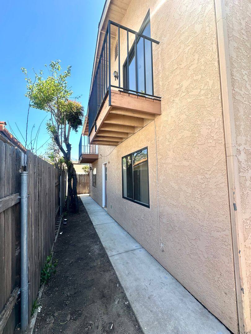 Apartment for rent at 1009 E Haley St, Santa Barbara, CA 93103