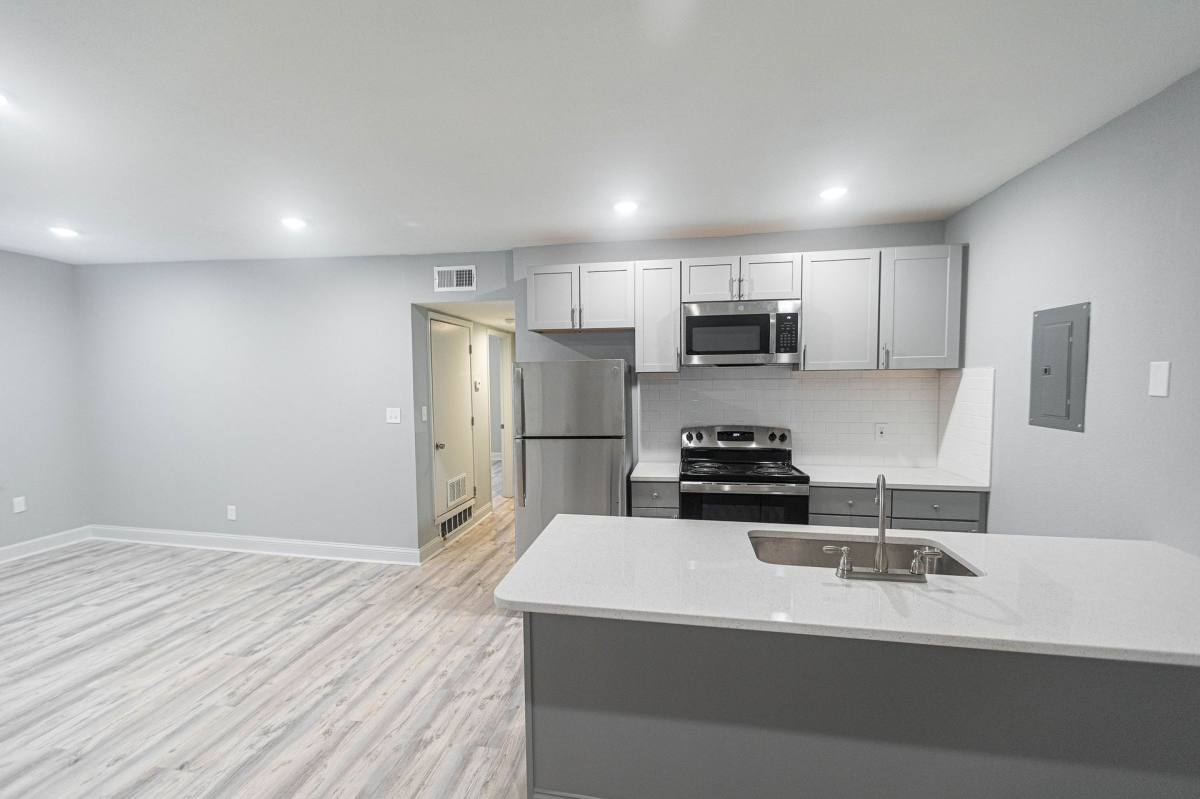 Apartment for rent at 1207 E Armour Blvd, Kansas City, MO 64109