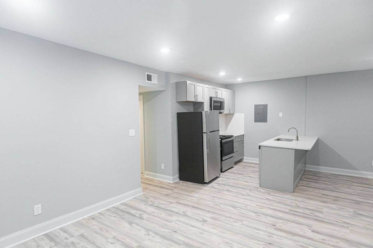 Apartment for rent at 1207 E Armour Blvd, Kansas City, MO 64109