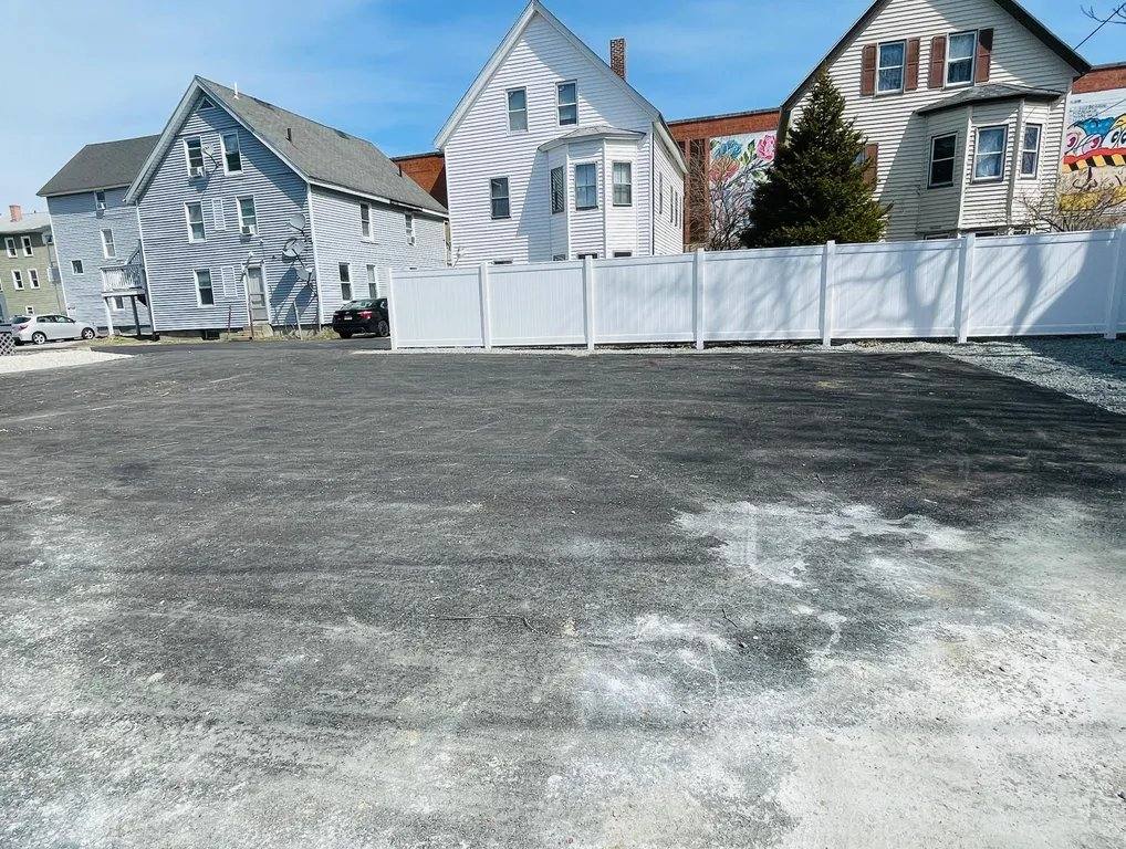 Apartment for rent at 147 Canterbury St #3, Worcester, MA 01603