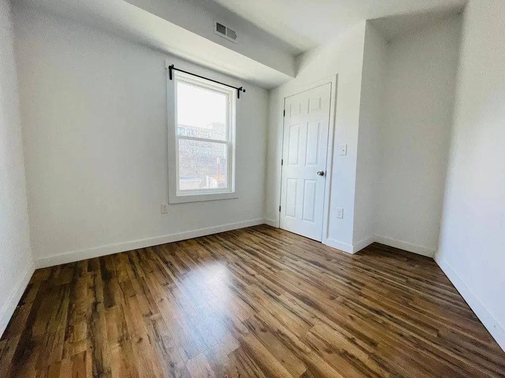 Apartment for rent at 147 Canterbury St #3, Worcester, MA 01603