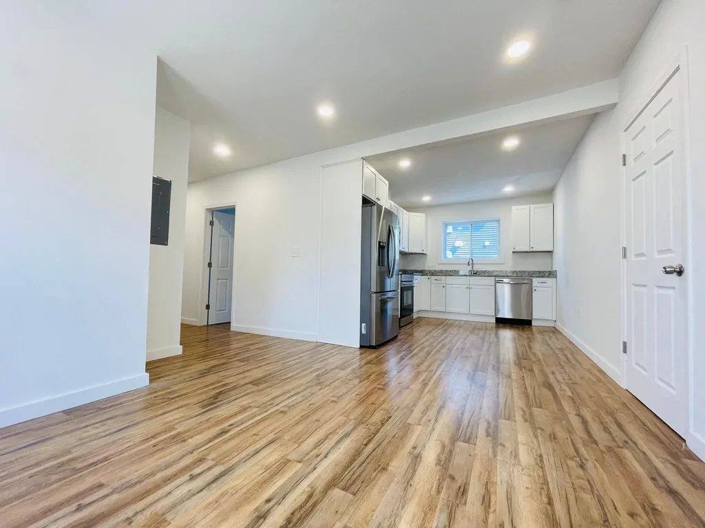 Apartment for rent at 147 Canterbury St #3, Worcester, MA 01603