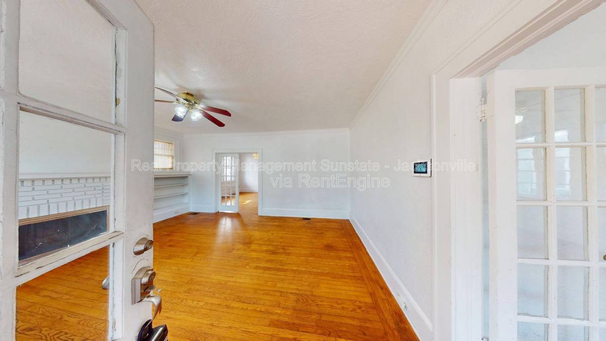 Apartment for rent at 231 W 10th St, Jacksonville, FL 32206
