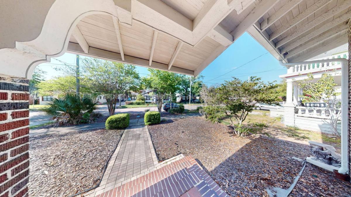 Apartment for rent at 231 W 10th St, Jacksonville, FL 32206